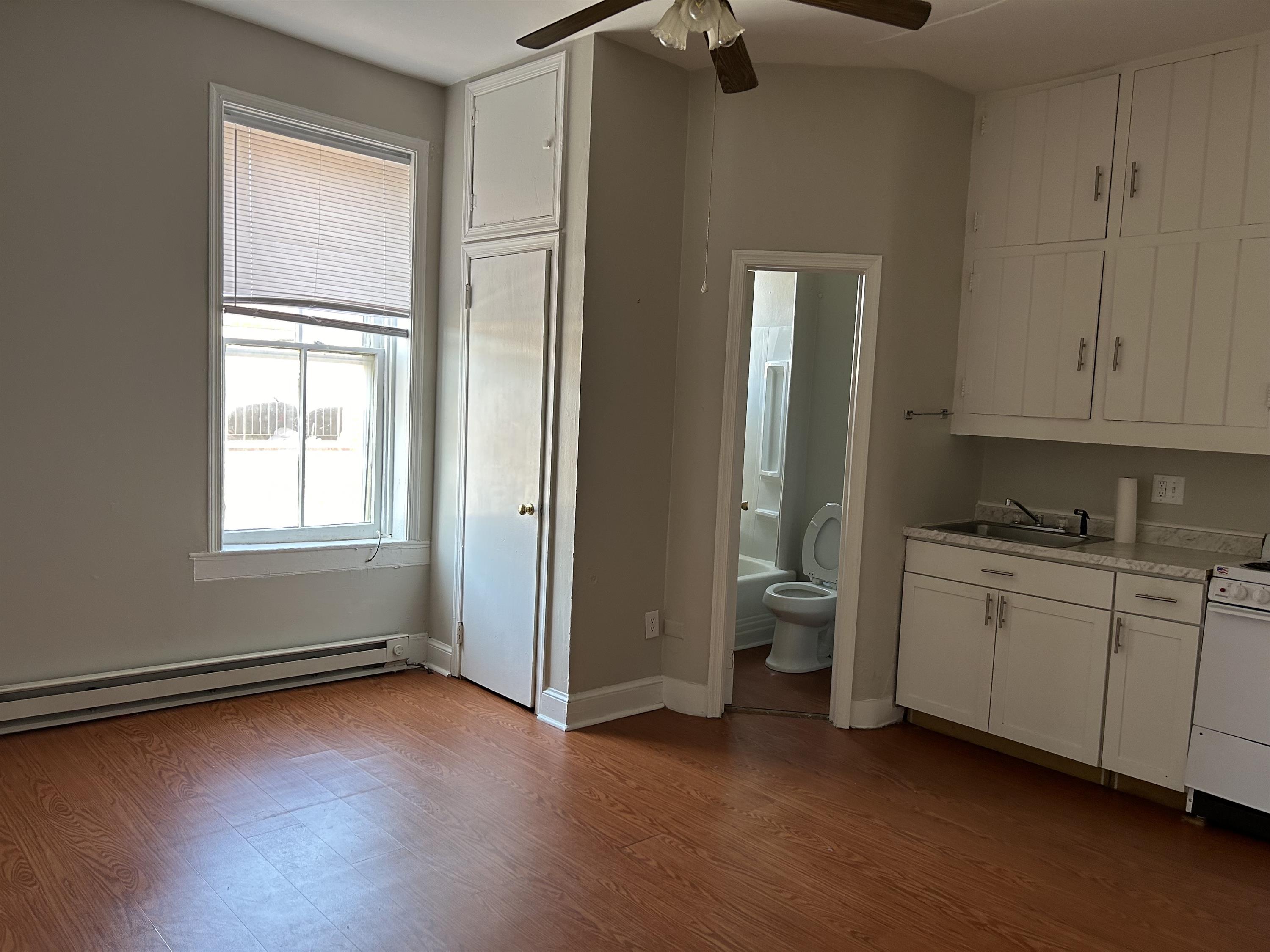 400 N. Loudoun St. #1B