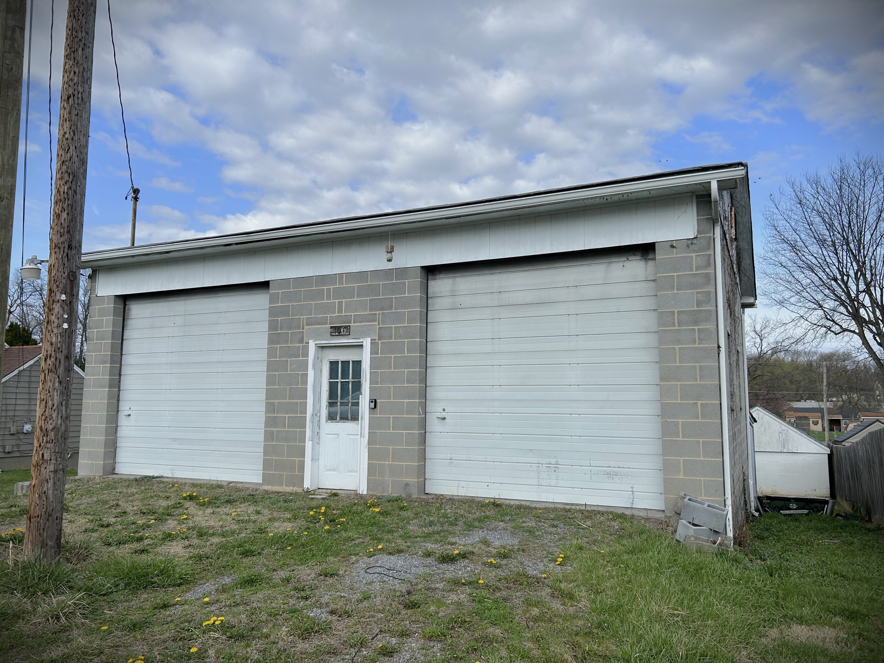 106 Redwood Ln.