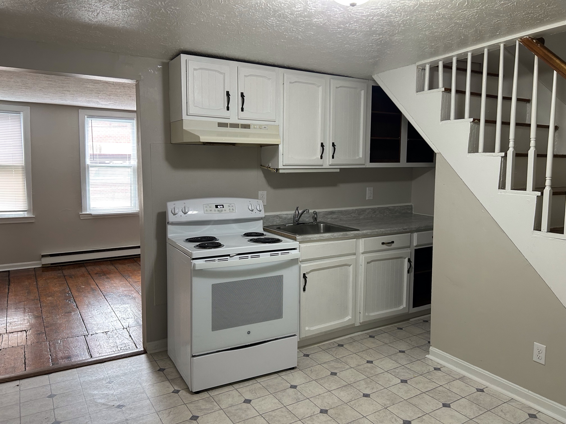 329 N. Loudoun St #3